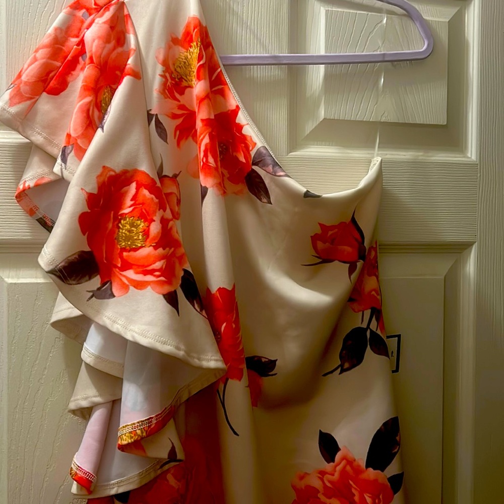 Stunning Floral one shoulder dress.  Knee length, size 16, 1X
